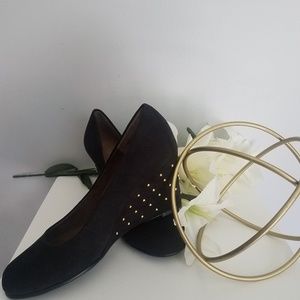 AEROSOLES black suede wedges